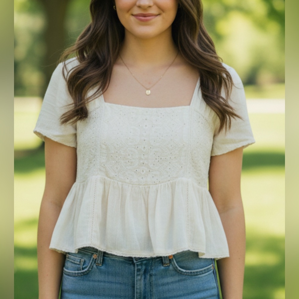 American Eagle Cropped Boho Eyelet Ruffle Top Women's Medium Cream Beach Summer
